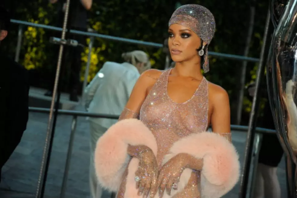 Rihanna Twerks In Her See-Through Glittery Gown [VIDEO]