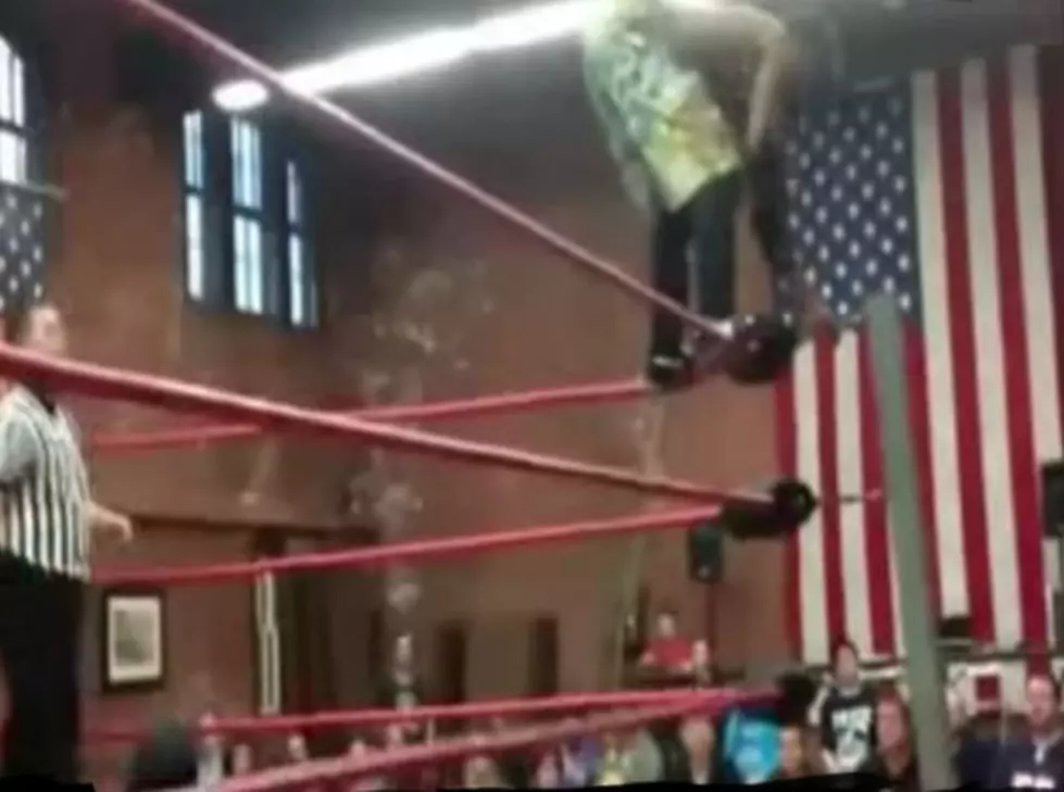 Wrestler Injures Himself While Performing Move In the Ring [Video]