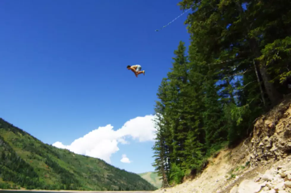 50 Foot Rope Swing Into Lake [VIDEO]