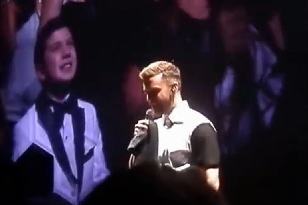 Justin Timberlake Brought To Tears On Stage By A Young Fans Gift [Video]