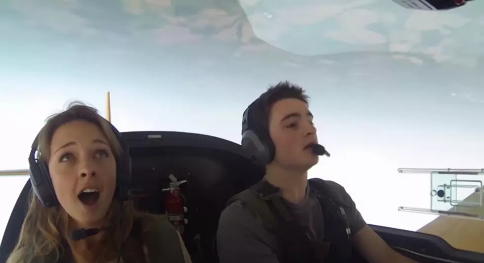 Pilot Takes Friends On Aerobatics Flights [Video]