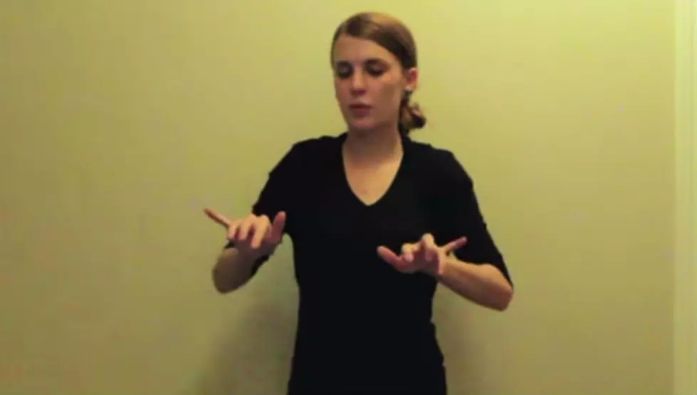 Woman Performs &#8216;Lose Yourself&#8217; While Doing ASL [Video]