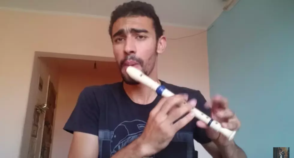 Multi-Talented Man Beatboxes While Playing A Recorder [Video]