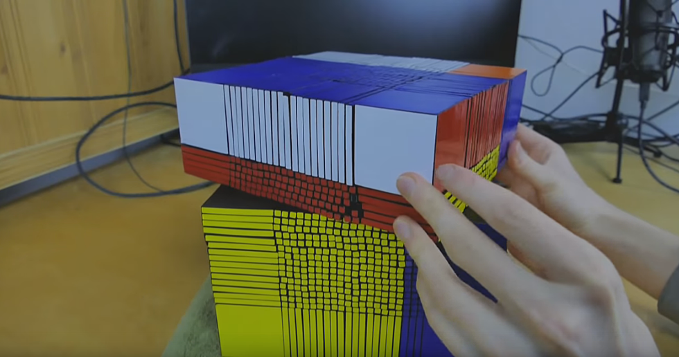 Man Solves 22×22 Rubik’s Cube And Sets World Record [Video]
