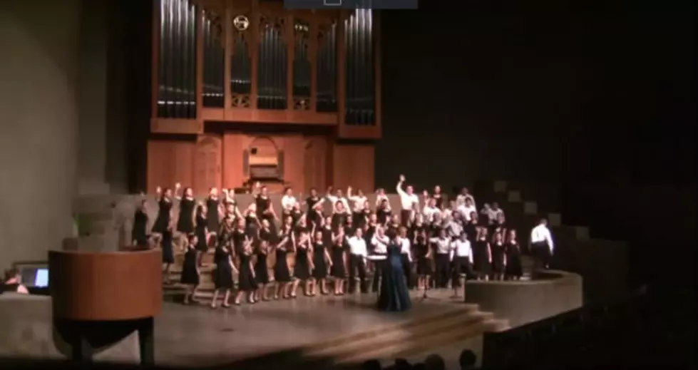 6th Grade Choir Concert With a Twist [Video]