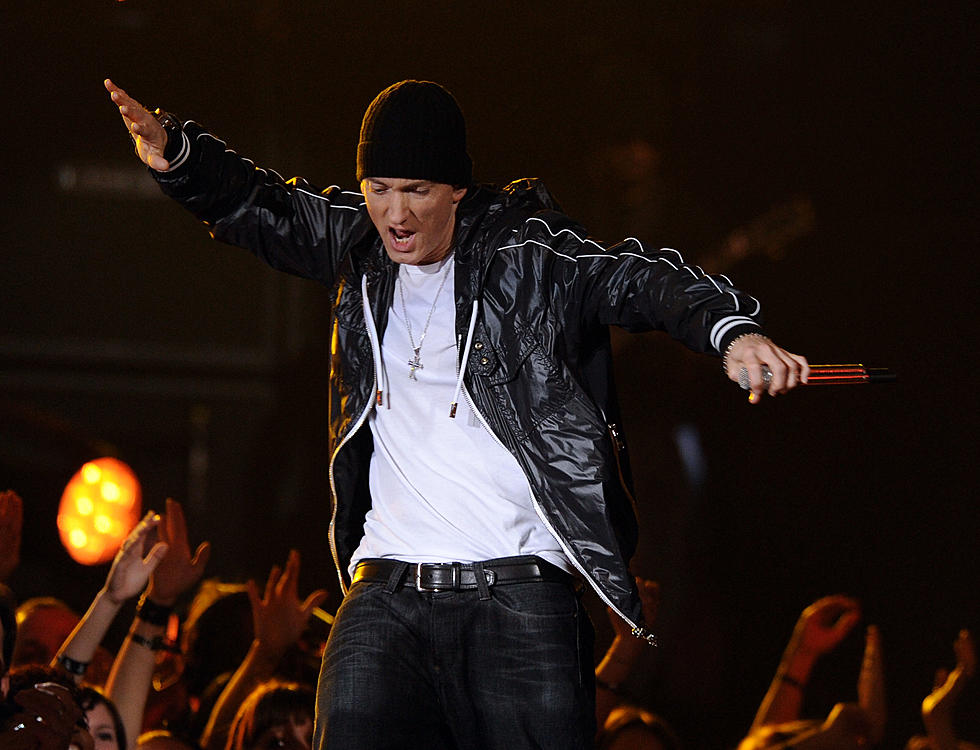 Eminem Donates Hundreds Of Mom&#8217;s Spaghetti Meals To Detroit Hospital