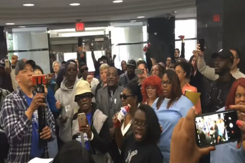 Michigan United Protesters Show Up To The Governor&#8217;s Office Demanding Bottled Water [Video]
