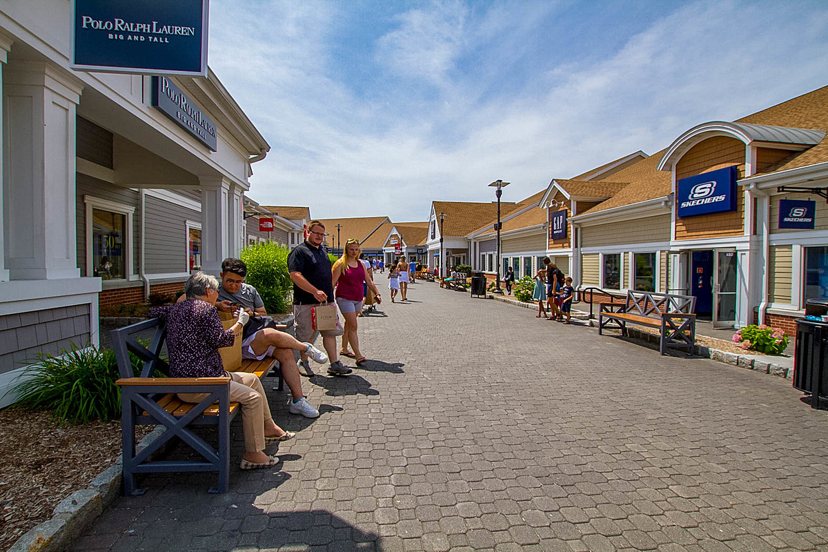The Born to Shop Traveler: Woodbury Common Premium Outlets