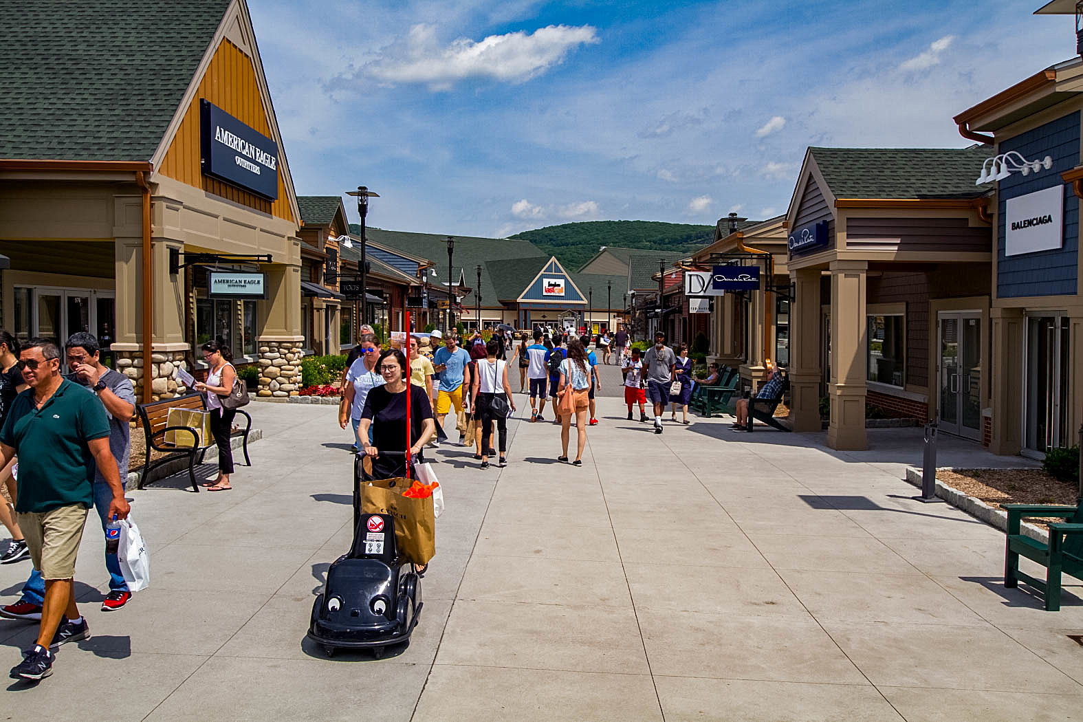 The Born to Shop Traveler: Woodbury Common Premium Outlets