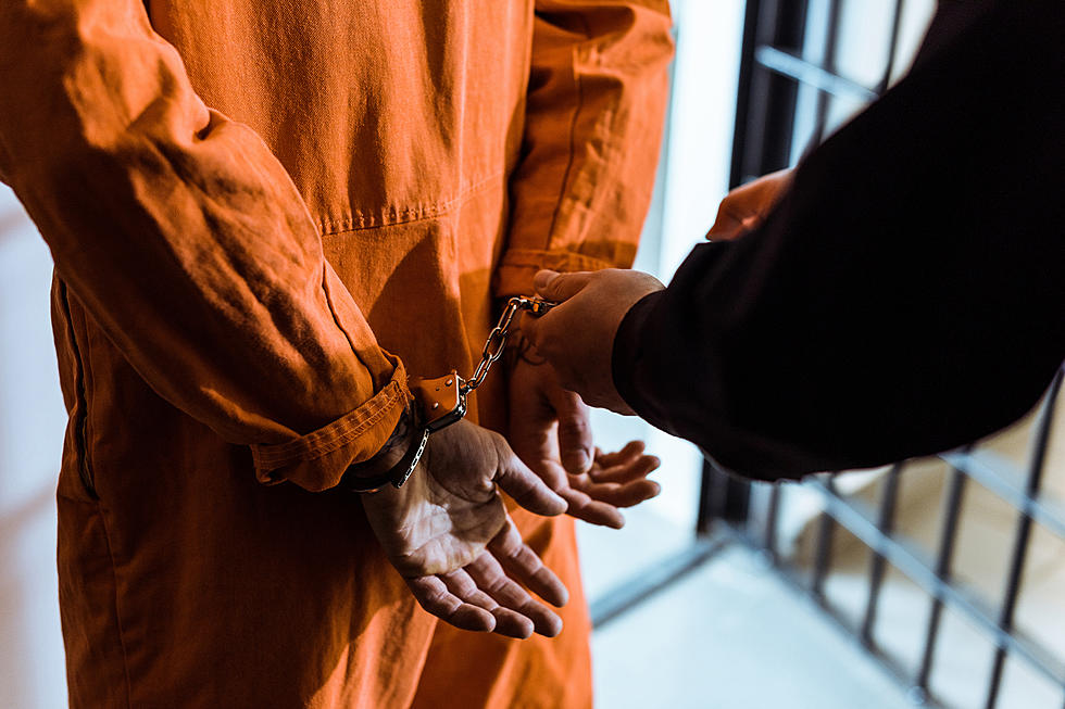 Mount Vernon, New York Cop Assaults Handcuffed Inmate