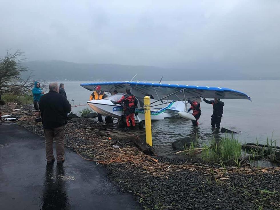 Plane Makes Emergency Landing in Hudson River (Photos)