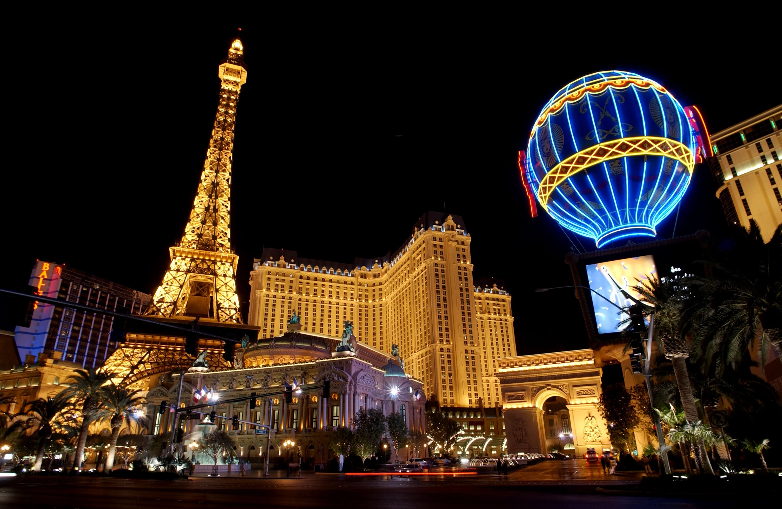 Eiffel Tower view from room 2788. - Picture of Paris Las Vegas