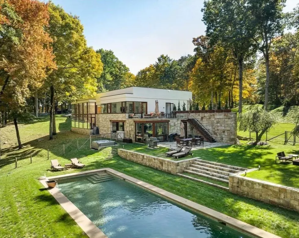 Peek Inside: &#8216;Dirty Dancing&#8217; Home Hits Market In Hudson Valley, New York