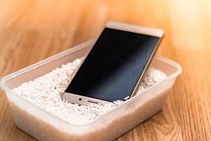 WHAT: New York Residents Told To Never Put Wet Phones In Rice