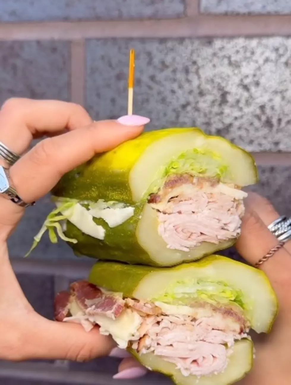 Many Traveling From Across U.S. To Try Viral New York Pickle Sandwich