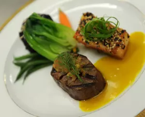 Celeb-Favorite New York Steakhouse Closes After Nearly 100 Years