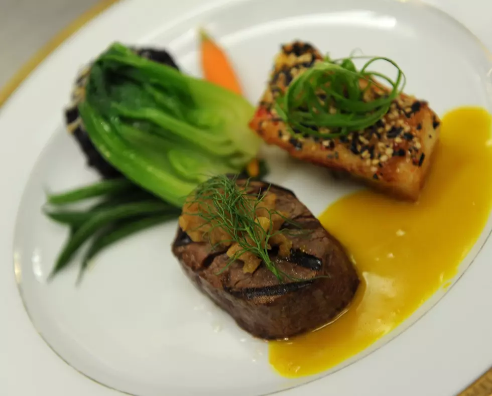 Celeb-Favorite New York Steakhouse Closes After Nearly 100 Years