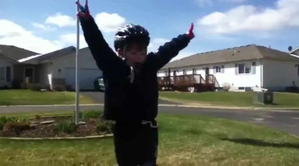 Little Guy Learns to Ride His Bike &#8211; Gives Others Motivational Speech [VIDEO]