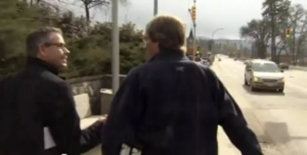 Distracted TV Reporter Walking Fail [VIDEO]