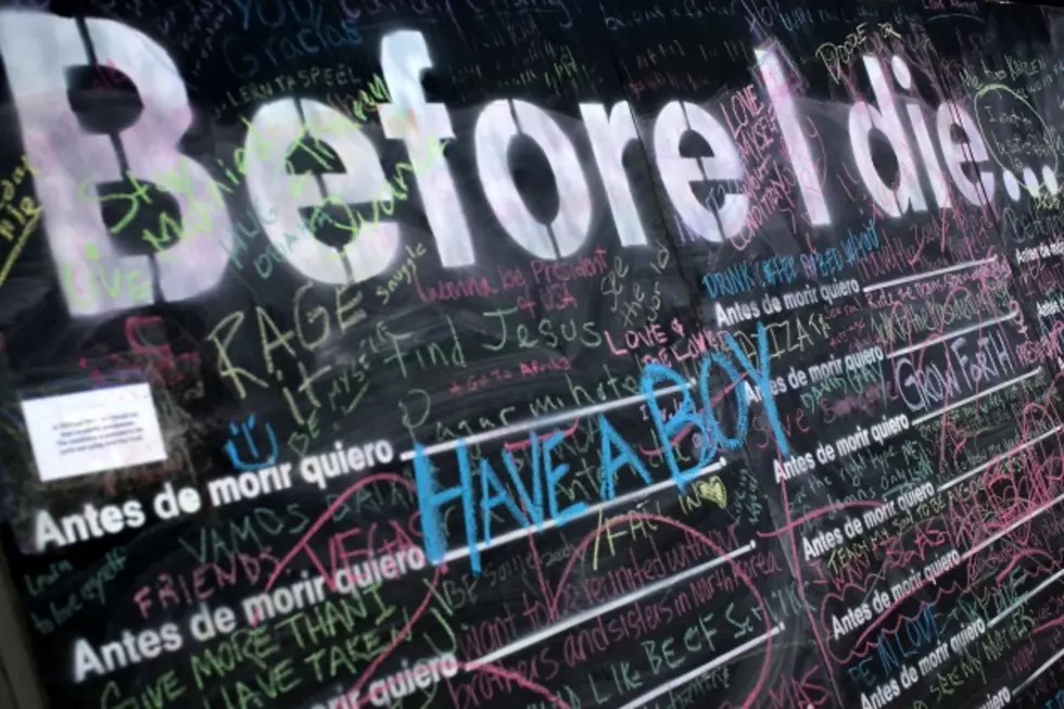 &#8220;Before I Die Wall&#8221;-Share Your Bucket List Dreams Here