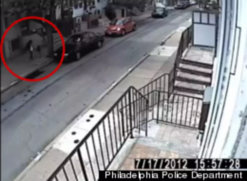 Attempted abduction Of Ten-Year-Old Girl Caught On Camera [VIDEO]