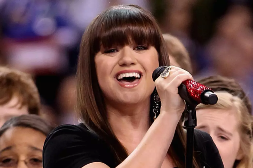 Kelly Clarkson Covers Florence + the Machine’s ‘Shake It Out’