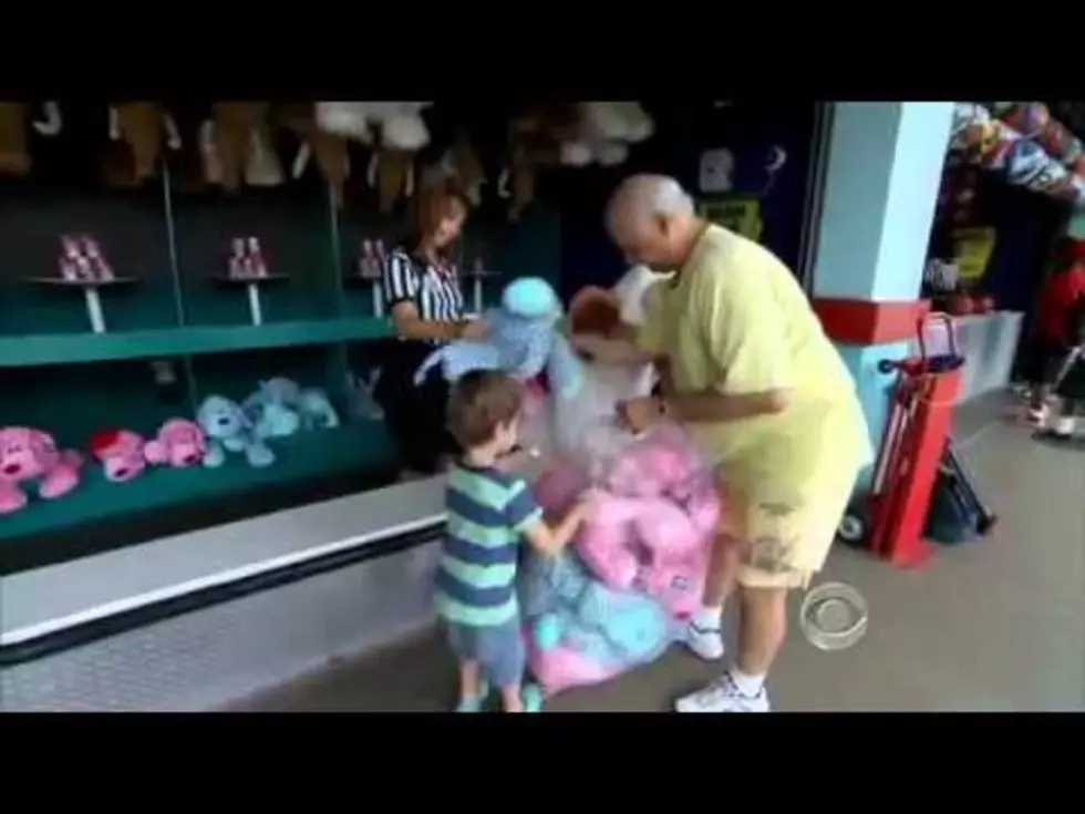 Michigan Man Always Wins Big At Carnival Games-Gives Thousands Of Stuffed Animals to Charities [Video]