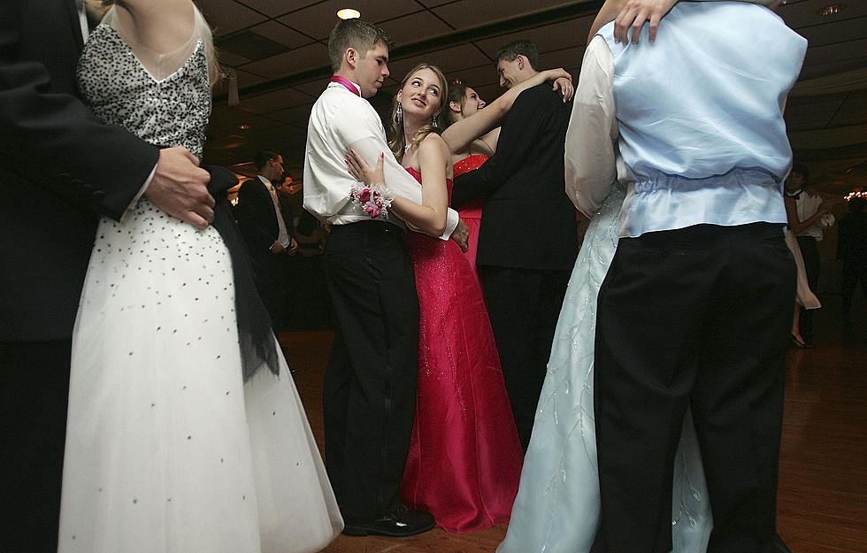 Grand Blanc High Students Removed From Dance For ‘Dirty Dancing’ [VIDEO]