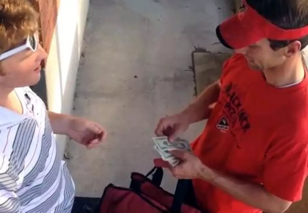 Magician Tips Pizza Delivery Guys Five Bucks, Turns It Into $100 [VIDEO]