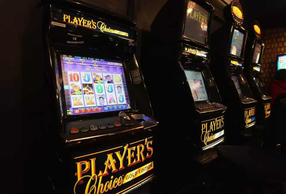 New Bill Would Require Casinos to Use Winnings for Child Support [Video]