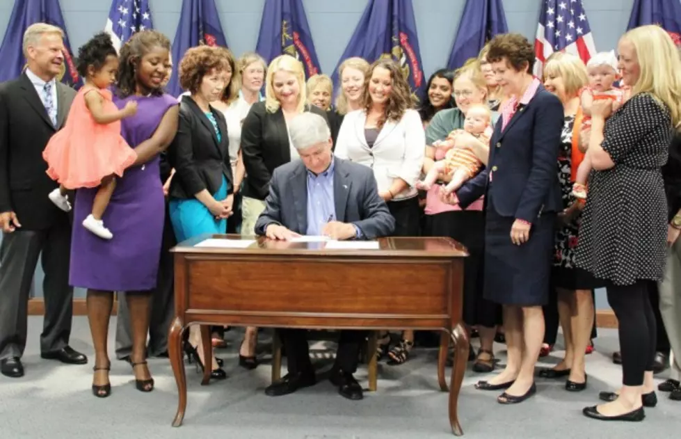 Michigan Governor Signs Breastfeeding Anti-Discrimination Act