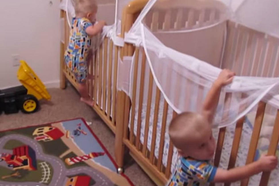 Mom for the Win, as Twins Put Themselves to Bed [VIDEO]
