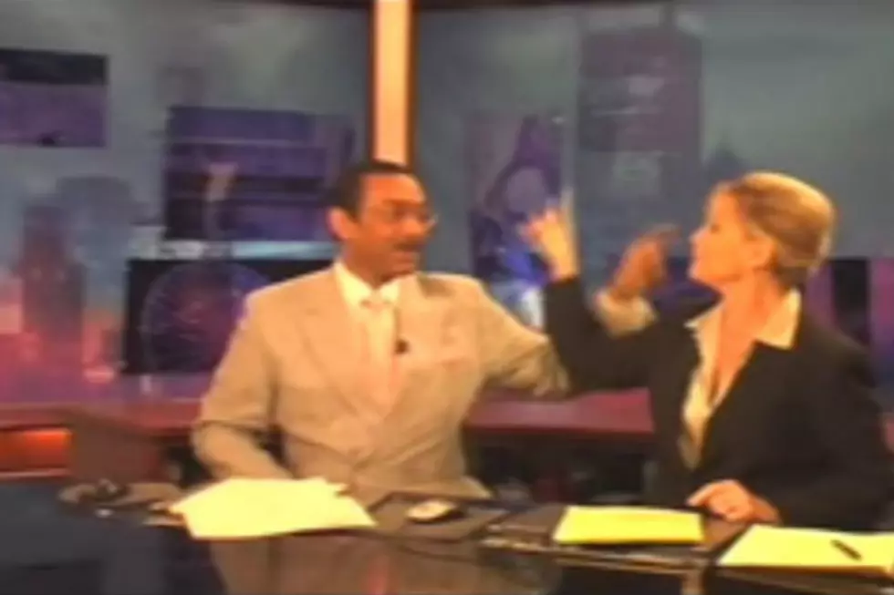 #TBT:  What Do News Anchors Do During Commercial Breaks? [VIDEO]