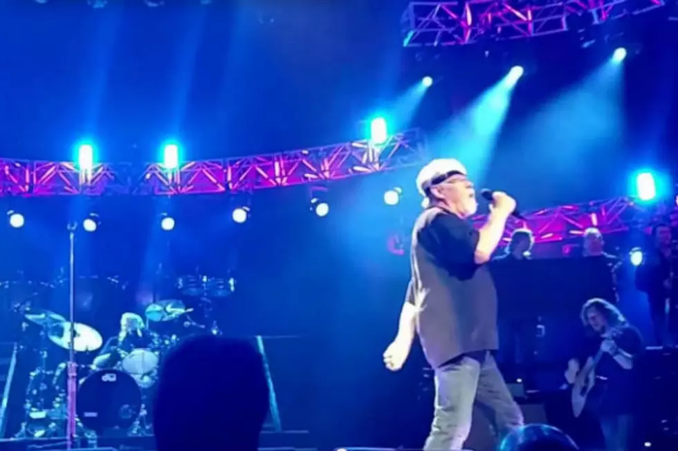 These People Went to Bob Seger’s Palace Show, and Uploaded Some Crappy Cellphone Videos