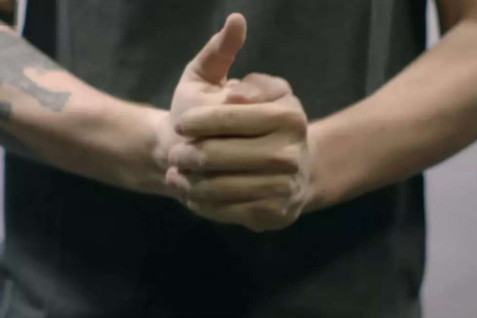 This is What Happens When You Crack Your Knuckles [VIDEO]