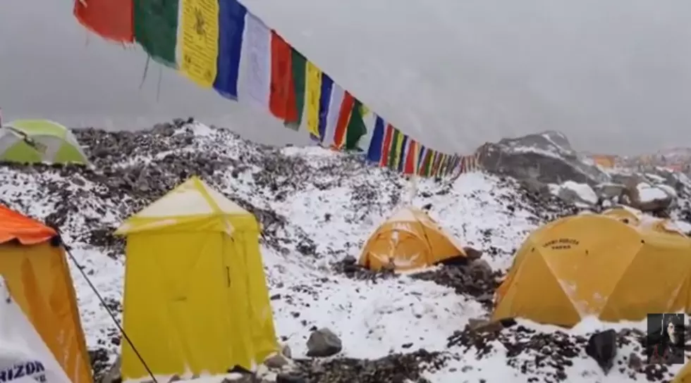 German Climber Catches Mt. Everest Avalanche On Camera [VIDEO]