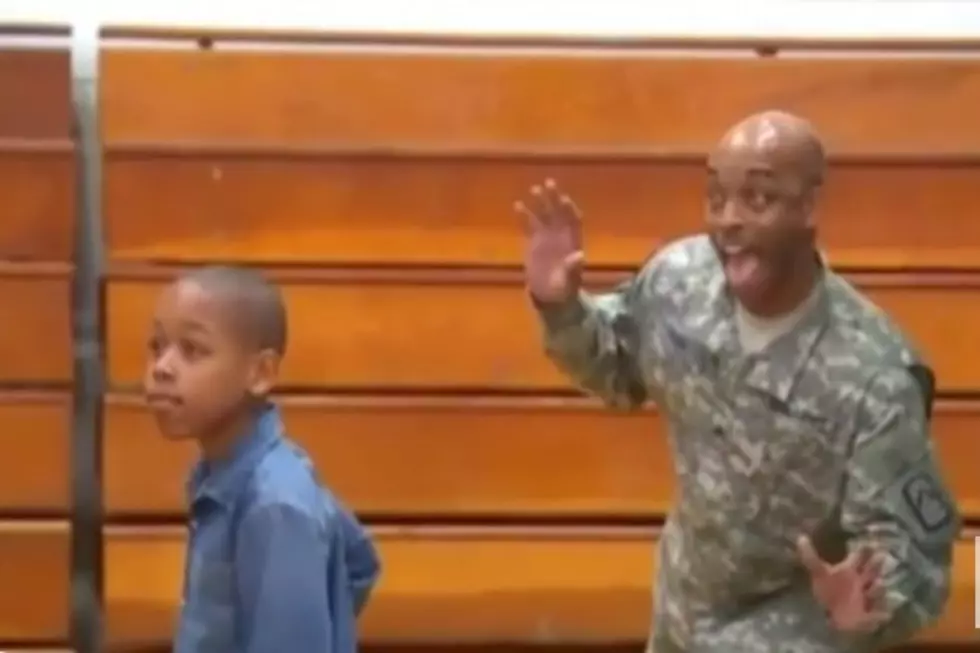 Returning Soldier Dad Surprises Son With Best Photobomb Ever [VIDEO]
