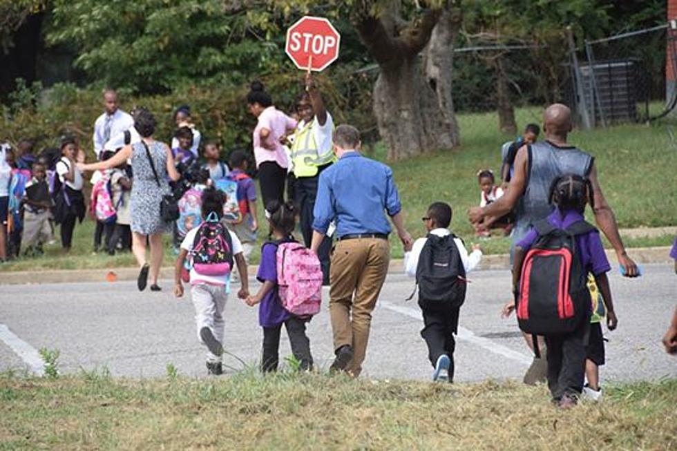 The Good News: Teacher Volunteers to Walk Kids Home From School [PHOTO]