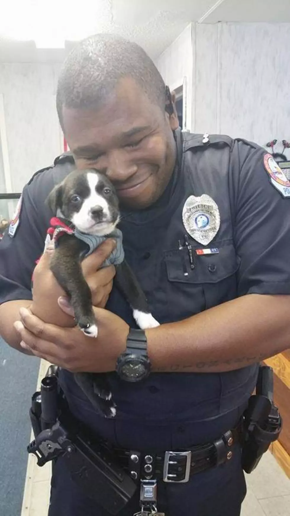 The Good News: Officer Called to Humane Society, Leaves with Puppy [PHOTO]