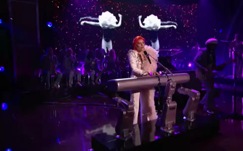 Lady Gaga&#8217;s Grammy Tribute To David Bowie was Amazing [VIDEO]