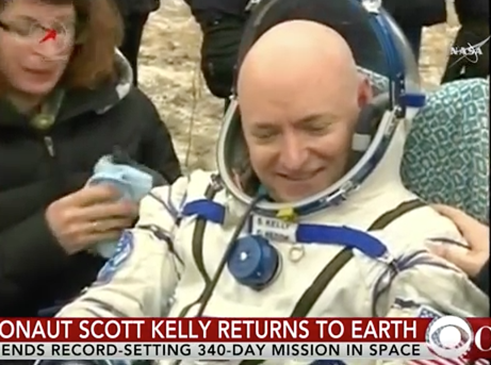 Astronaut Scott Kelly Back on Earth After Year in Space [VIDEO]