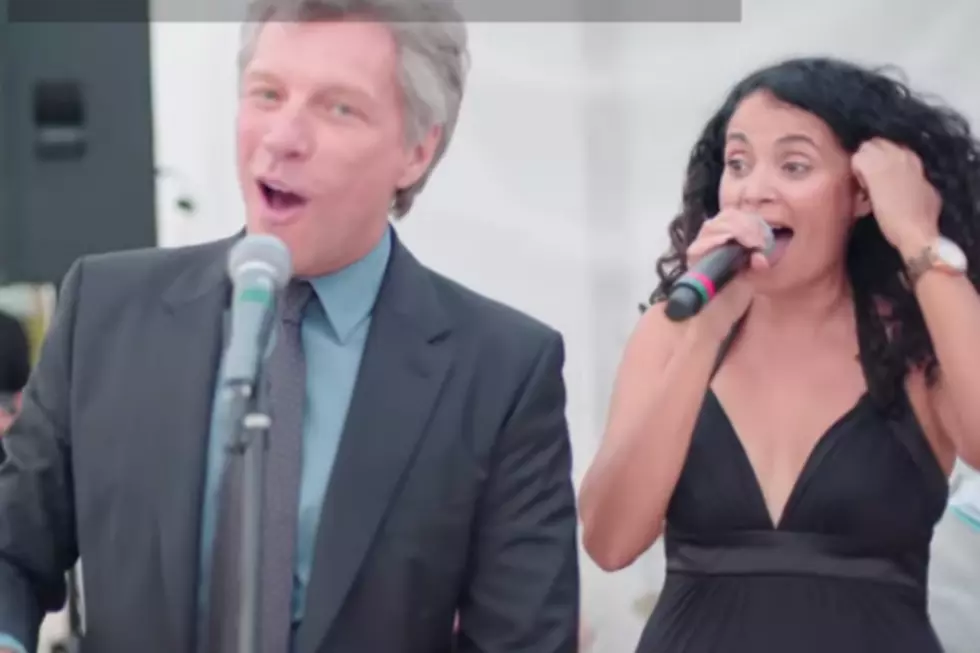 Jon Bon Jovi Joins a Wedding Band Onstage to Sing ‘Livin’ on a Prayer’ [VIDEO]