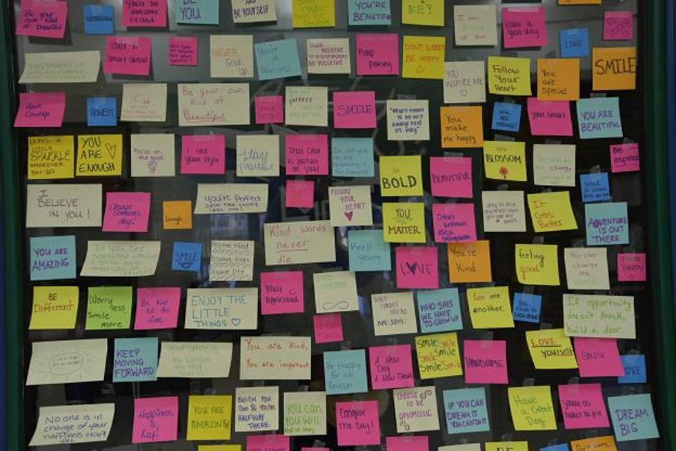 Lapeer High School Debuts ‘Wall of Positivity’ — Shares Encouraging Messages [PHOTO]