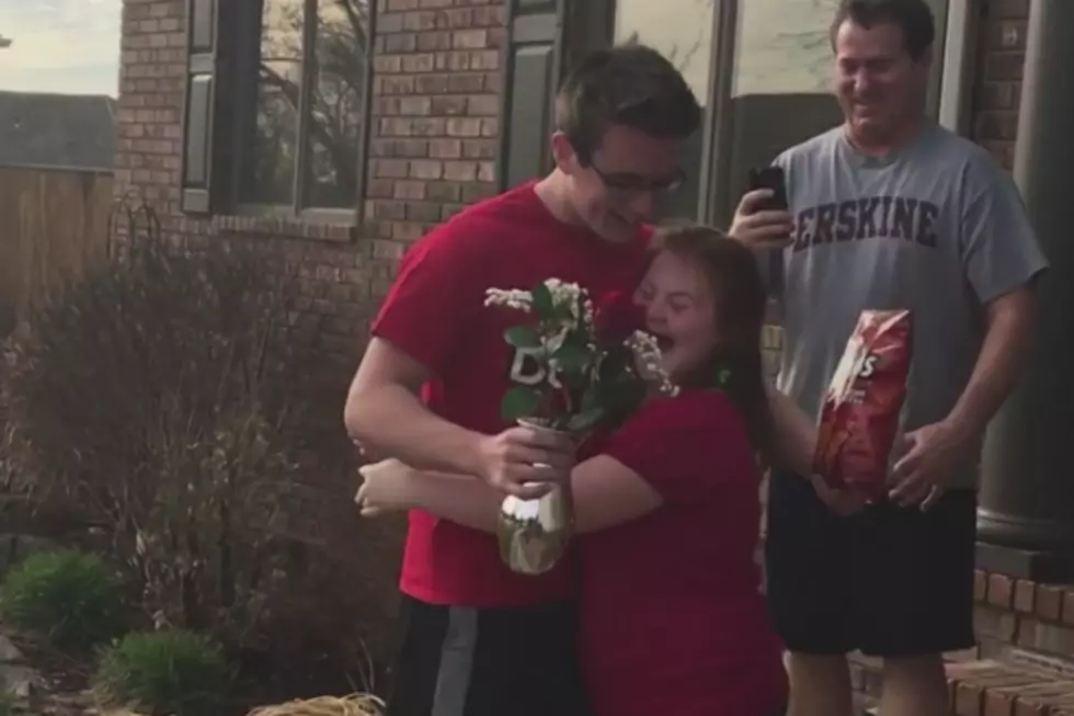 Teen&#8217;s Makes &#8216;Cheesy&#8217; Prom-posal to Girl With Down Syndrome [VIDEO]