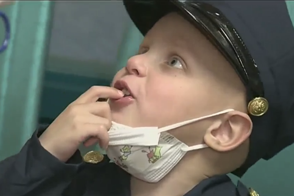 Oakland Co. Cops &#038; Their Dogs Show Love for Little Boy Facing Bone Marrow Transplant [VIDEO]