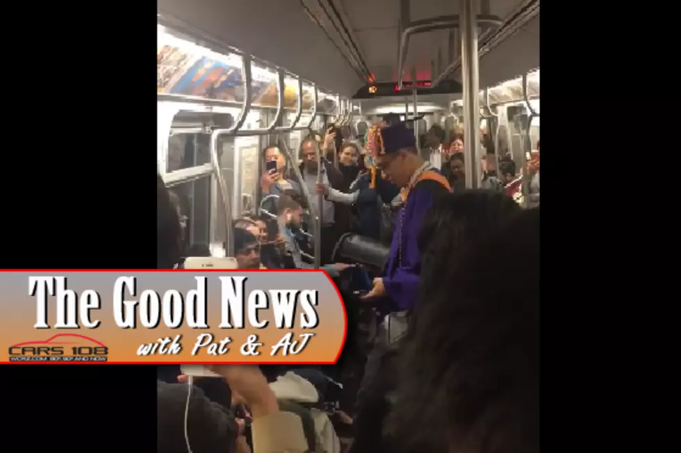 NYC Subway Passengers Hold Graduation for Student – The Good News