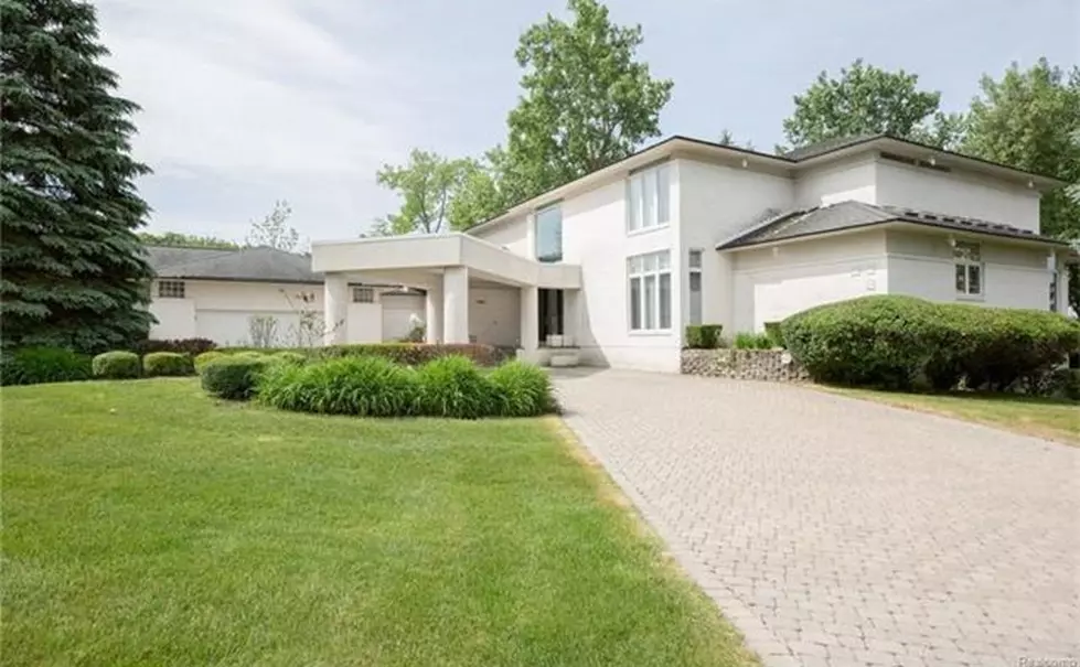 This Michigan Mansion is Stuck in the 90&#8217;s &#8211; And It&#8217;s For Sale [PHOTOS]