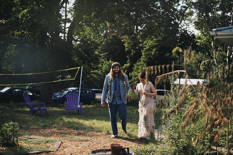 This Flint Couple Had a Gorgeous, Simple Backyard Wedding And We Can&#8217;t Even [PHOTOS]