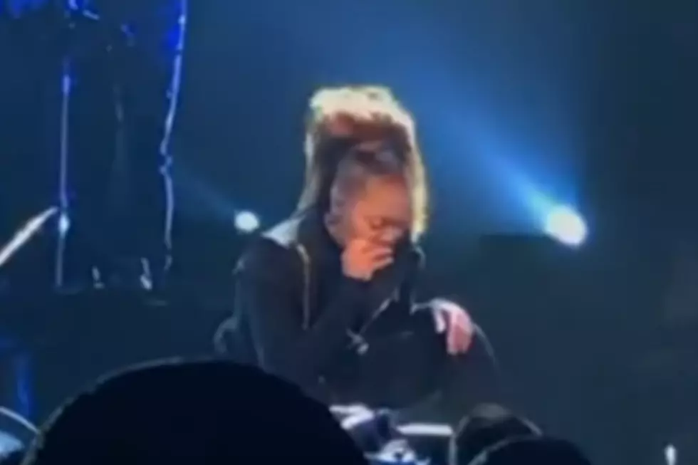 Janet Jackson Breaks Down On Stage, After Singing about Domestic Abuse [VIDEO]
