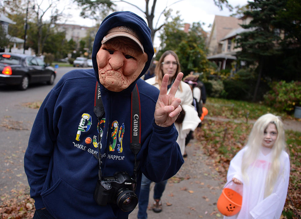 Teens Trick-or-Treating